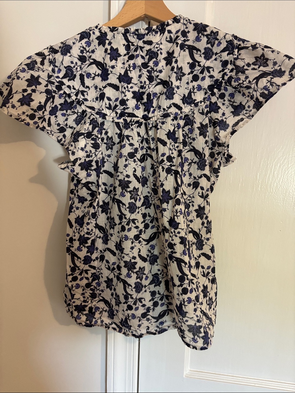 Anthropologie cotton floral flutter sleeve blouse - Picture 3 of 5